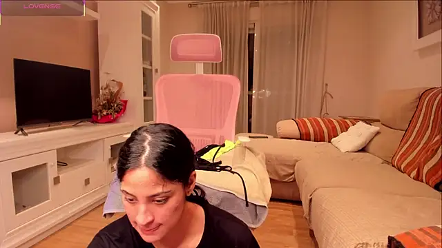 bella apont online show from October 2, 10:15 pm