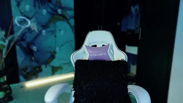 Madison Jackson online show from November 14, 10:32 pm