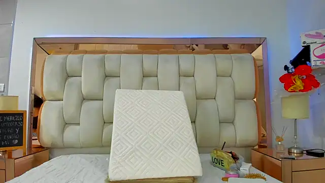 Snapshot of emilyparkerr01 chatting on October 16, 10:34 pm emilyparkerr01 online show from October 16, 10:34 pm