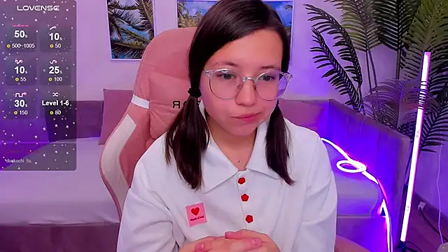 Lina Brownie online show from October 6, 2:39 am