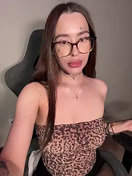 fuckdoll 18 online show from February 27, 2:06 pm