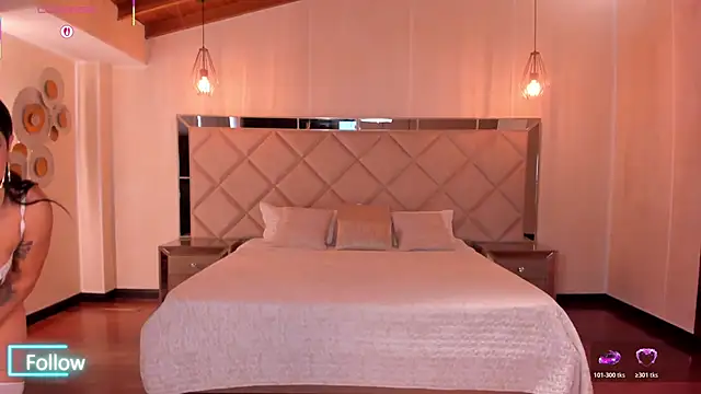 Snapshot of AlyssaDean chatting on October 21, 1:04 pm AlyssaDean online show from October 21, 1:04 pm