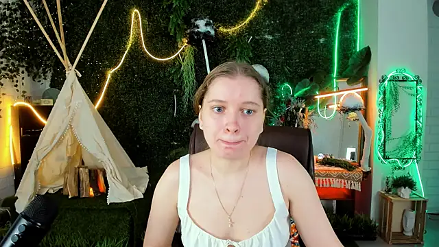 MayaSinabon online show from September 14, 9:07 am