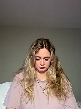 Sophie Raegan online show from April 18, 3:36 pm