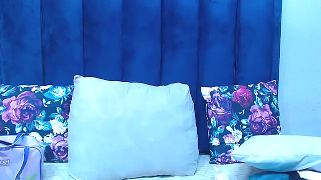 HotSmallTits online show from March 3, 6:14 pm