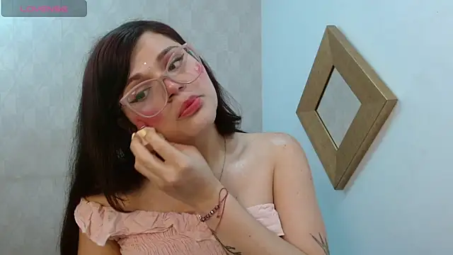 Snapshot of dayis_butera chatting on October 22, 11:37 am dayis butera online show from October 22, 11:37 am