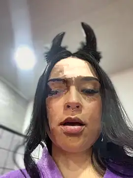 Snapshot of CharlotteScotte chatting on October 25, 11:51 am CharlotteScotte online show from October 25, 11:51 am