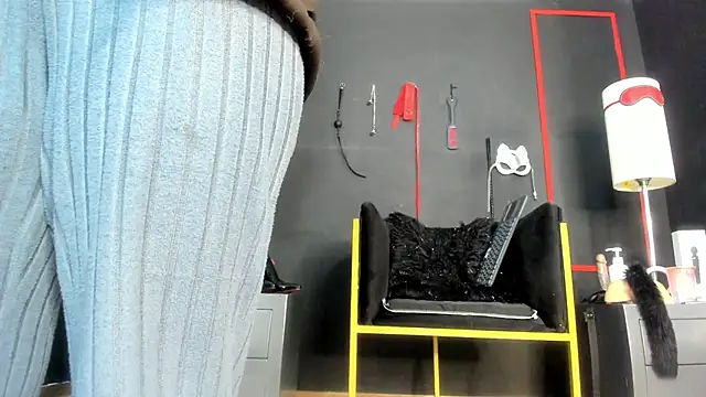 Snapshot of CharlotteScotte chatting on October 30, 12:17 pm CharlotteScotte online show from October 30, 12:17 pm