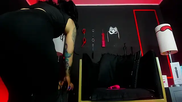 Snapshot of CharlotteScotte chatting on October 11, 12:19 pm CharlotteScotte online show from October 11, 12:19 pm