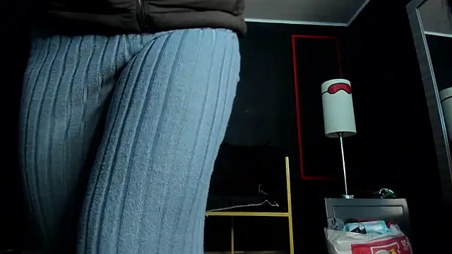 Snapshot of CharlotteScotte chatting on October 23, 11:27 am CharlotteScotte online show from October 23, 11:27 am