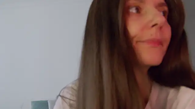 Snapshot of LilyRoselyn chatting on October 20, 12:19 pm LilyRoselyn online show from October 20, 12:19 pm