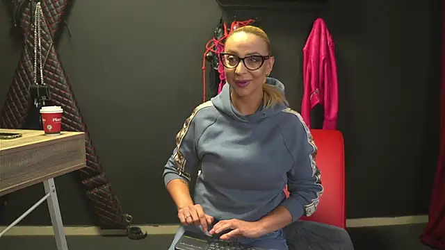 CelineConner online show from September 23, 4:21 am