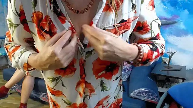 Helen1974 online show from November 3, 4:55 pm