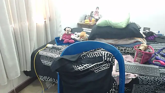 Snapshot of Anny_Smith69 chatting on October 17, 11:35 am Anny Smith69 online show from October 17, 11:35 am