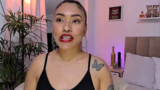 Zoe Gruber online show from November 23, 10:44 pm