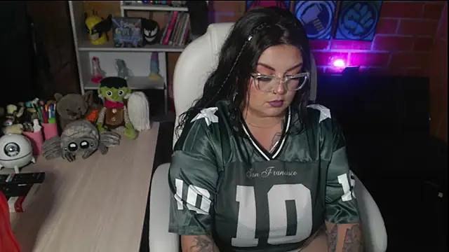 juliette rd online show from October 29, 4:17 am