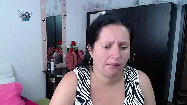 Snapshot of CristialJones_ chatting on September 29, 2:22 pm CristialJones online show from September 29, 2:22 pm