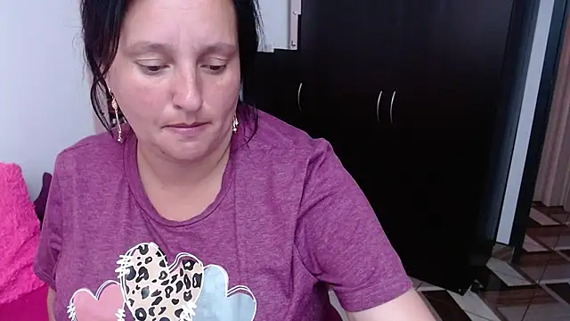 Snapshot of CristialJones_ chatting on October 6, 2:45 pm CristialJones online show from October 6, 2:45 pm