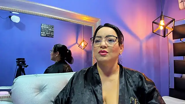 Romina017 online show from October 28, 2:17 am