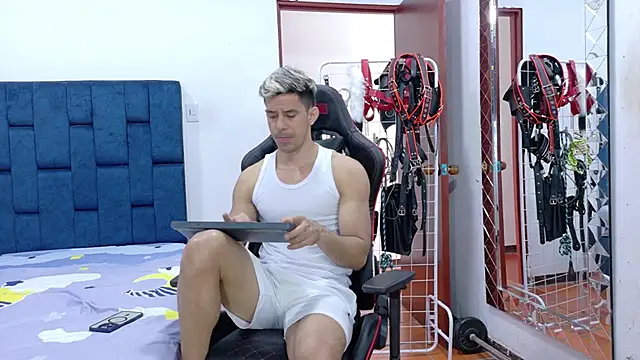 JoseRumbero26 online show from December 20, 5:50 pm