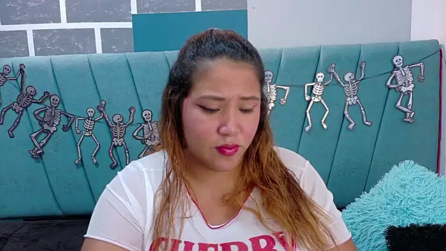 Snapshot of I_am_yours- chatting on October 27, 12:01 pm I am yours- online show from October 27, 12:01 pm