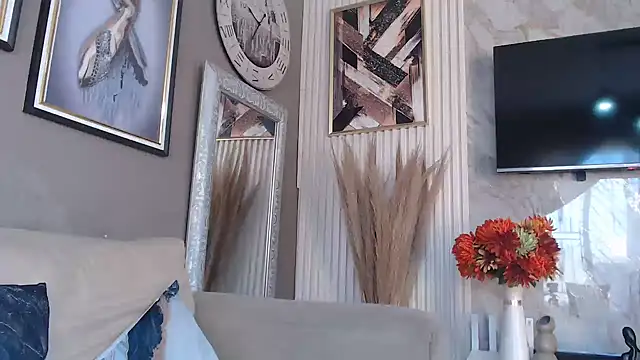 ThickyMinajxx online show from February 10, 7:33 am