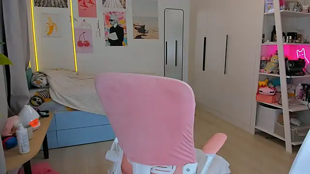 Lily Young online show from March 24, 3:12 am