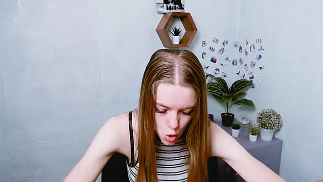 AliceFlirtt  online show from September 20, 9:18 am