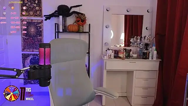 LilyVelvett online show from October 1, 3:00 am