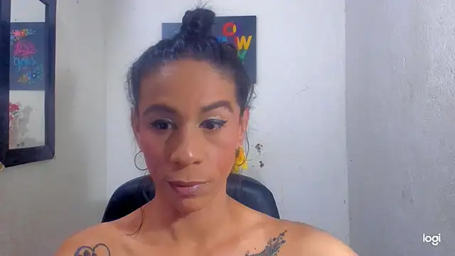 Snapshot of juanblakbigcock chatting on October 6, 6:23 pm juanblakbigcock online show from October 6, 6:23 pm