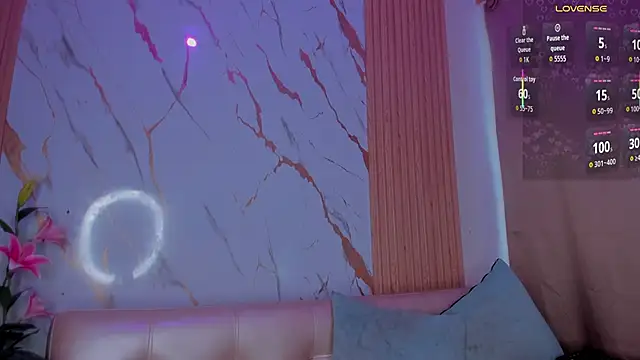 Snapshot of PittAndLunaa chatting on October 19, 1:46 pm PittAndLunaa online show from October 19, 1:46 pm