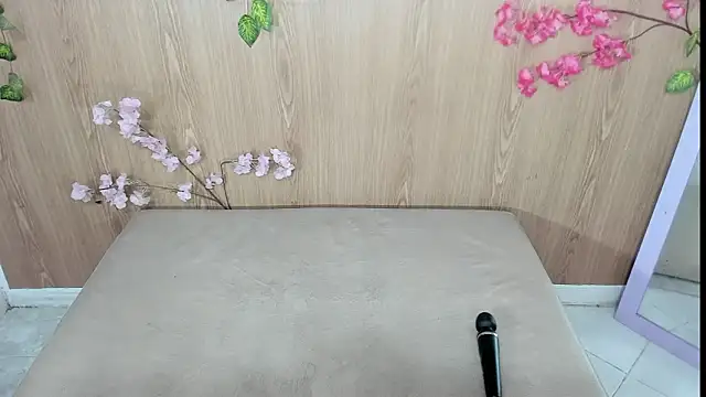 jenelotizz06 online show from March 8, 2:04 am