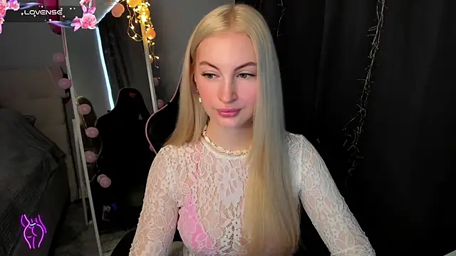 Kimmy powell online show from April 11, 3:01 am