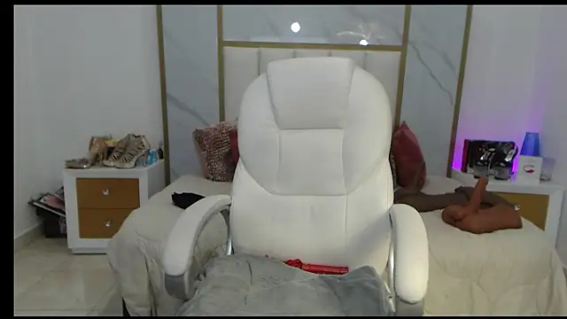 annita cooper  online show from October 3, 7:08 pm