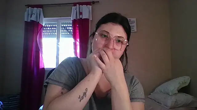 imsohornydacom online show from December 3, 3:47 pm