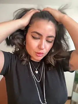 Snapshot of sukhakunis1 chatting on September 27, 7:32 pm sukhakunis1 online show from September 27, 7:32 pm