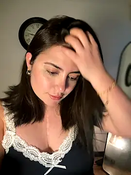 Snapshot of sukhakunis1 chatting on October 13, 10:23 pm sukhakunis1 online show from October 13, 10:23 pm