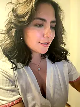 Snapshot of sukhakunis1 chatting on October 25, 11:00 pm sukhakunis1 online show from October 25, 11:00 pm