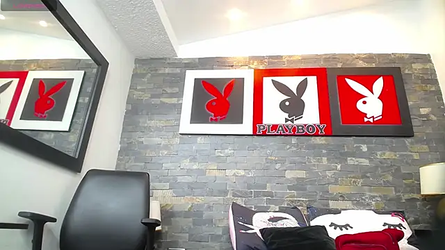 Snapshot of dayadubey_ chatting on September 19, 10:25 am dayadubey online show from September 19, 10:25 am