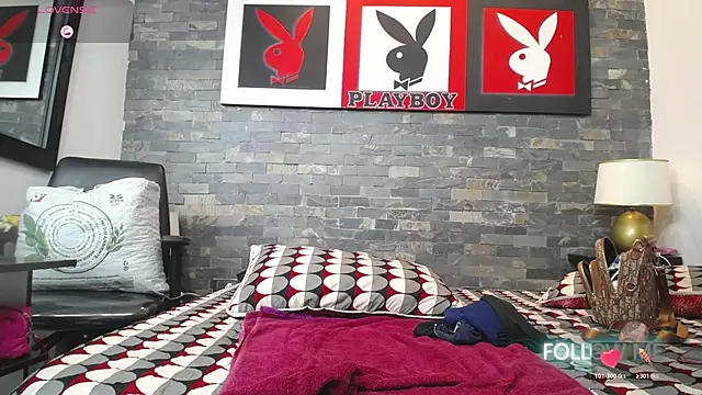 Snapshot of dayadubey_ chatting on October 22, 10:09 am dayadubey online show from October 22, 10:09 am