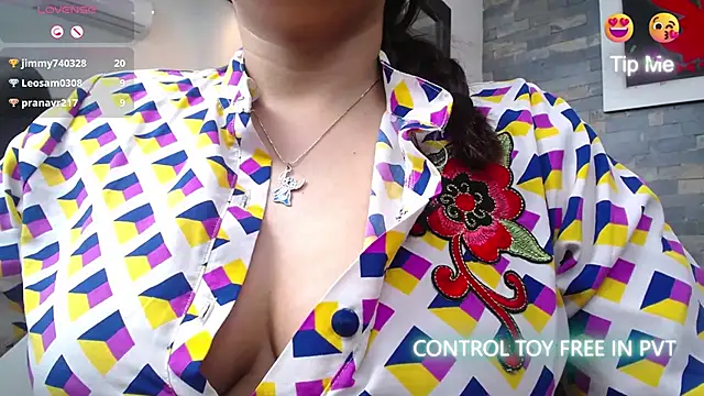 Snapshot of dayadubey_ chatting on September 10, 1:44 pm dayadubey online show from September 10, 1:44 pm