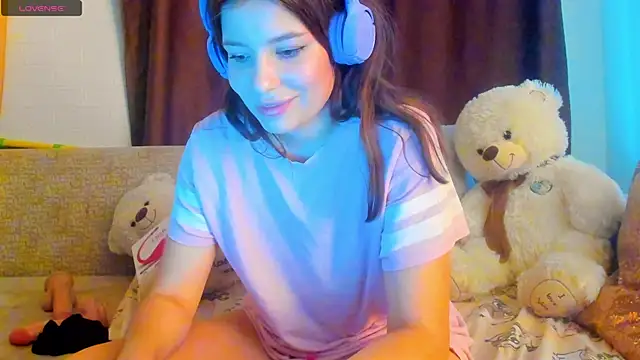 Leila purr18 online show from October 8, 9:02 am