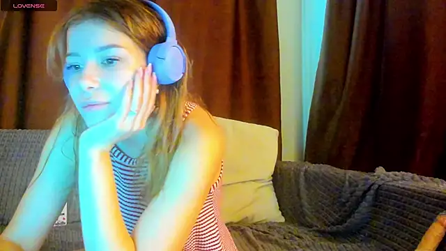 Leila purr18 online show from October 2, 10:53 am