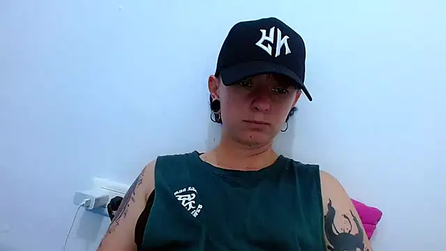 tomboyblue online show from April 21, 7:43 pm