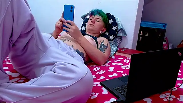 tomboyblue online show from October 27, 10:26 pm