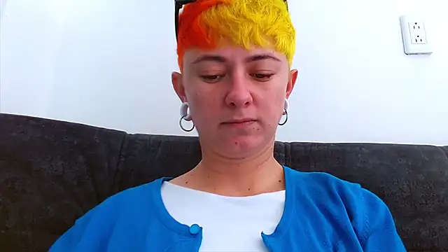 tomboyblue online show from December 20, 4:00 pm