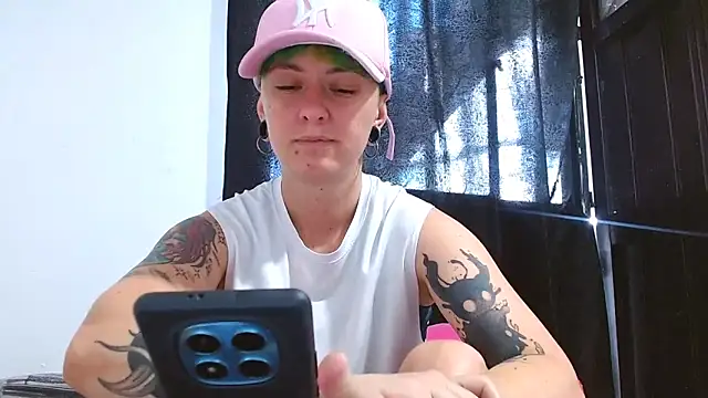 tomboyblue online show from April 11, 6:55 pm