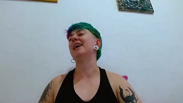 tomboyblue online show from November 27, 8:45 pm