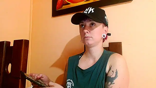 tomboyblue online show from June 18, 10:47 pm