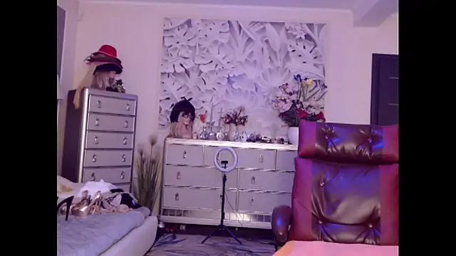 HornyMilf 555 online show from October 6, 1:17 pm